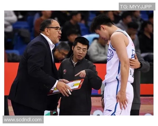 重庆篮球队引领最新篮球战术TOP10解析战术创新与团队协作的完美结合 重庆篮球队引领最新篮球战术TOP10解析战术创新与团队协作的完美结合